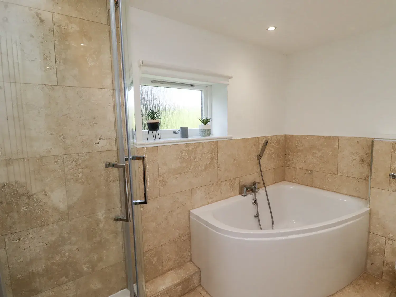 Dunstanburgh View Full Bathroom