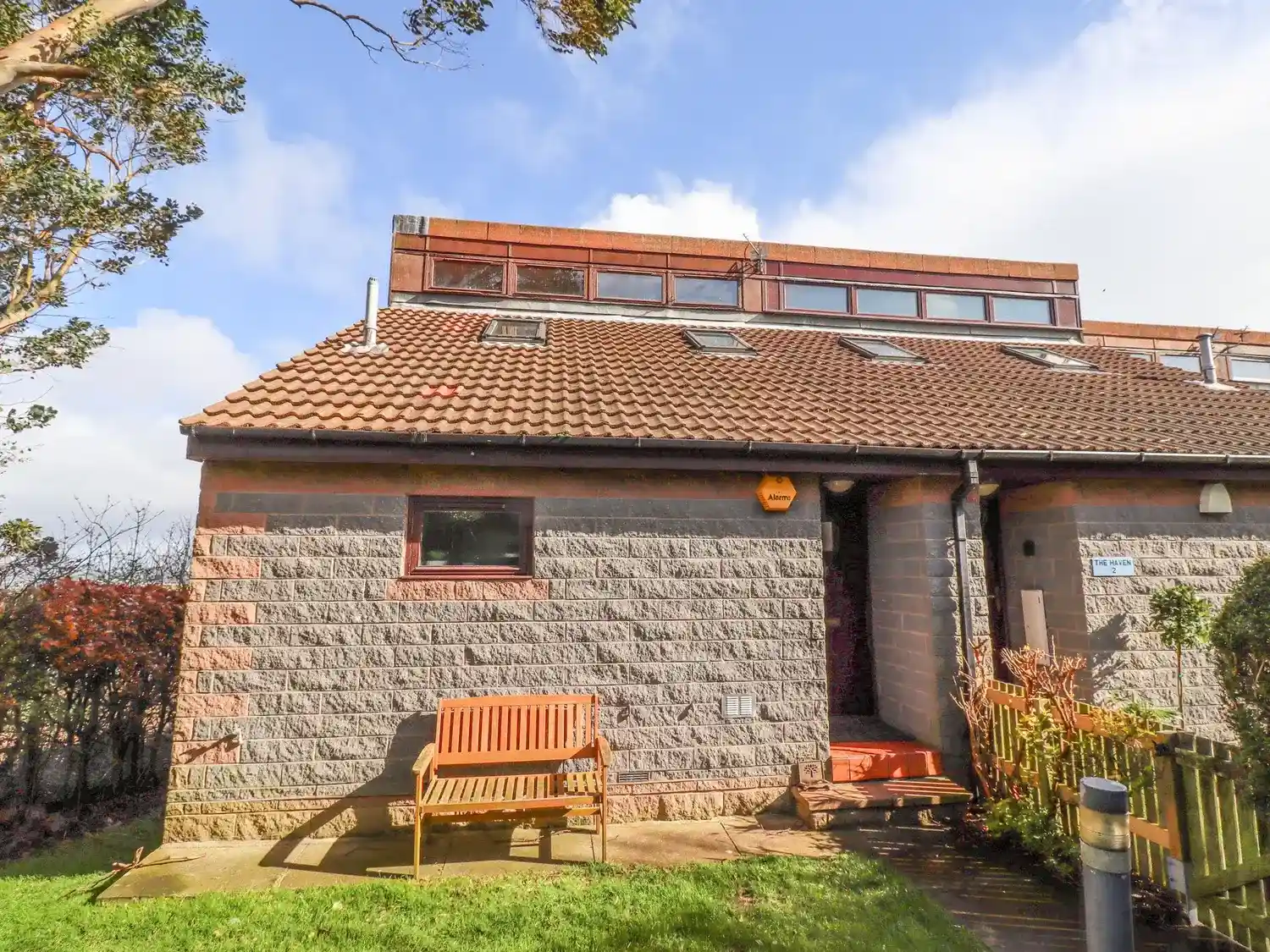 Dunstanburgh View Exterior & Private Enclosed Garden