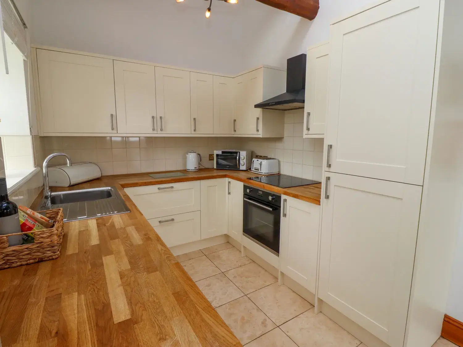 Paddy's Mount Full Kitchen